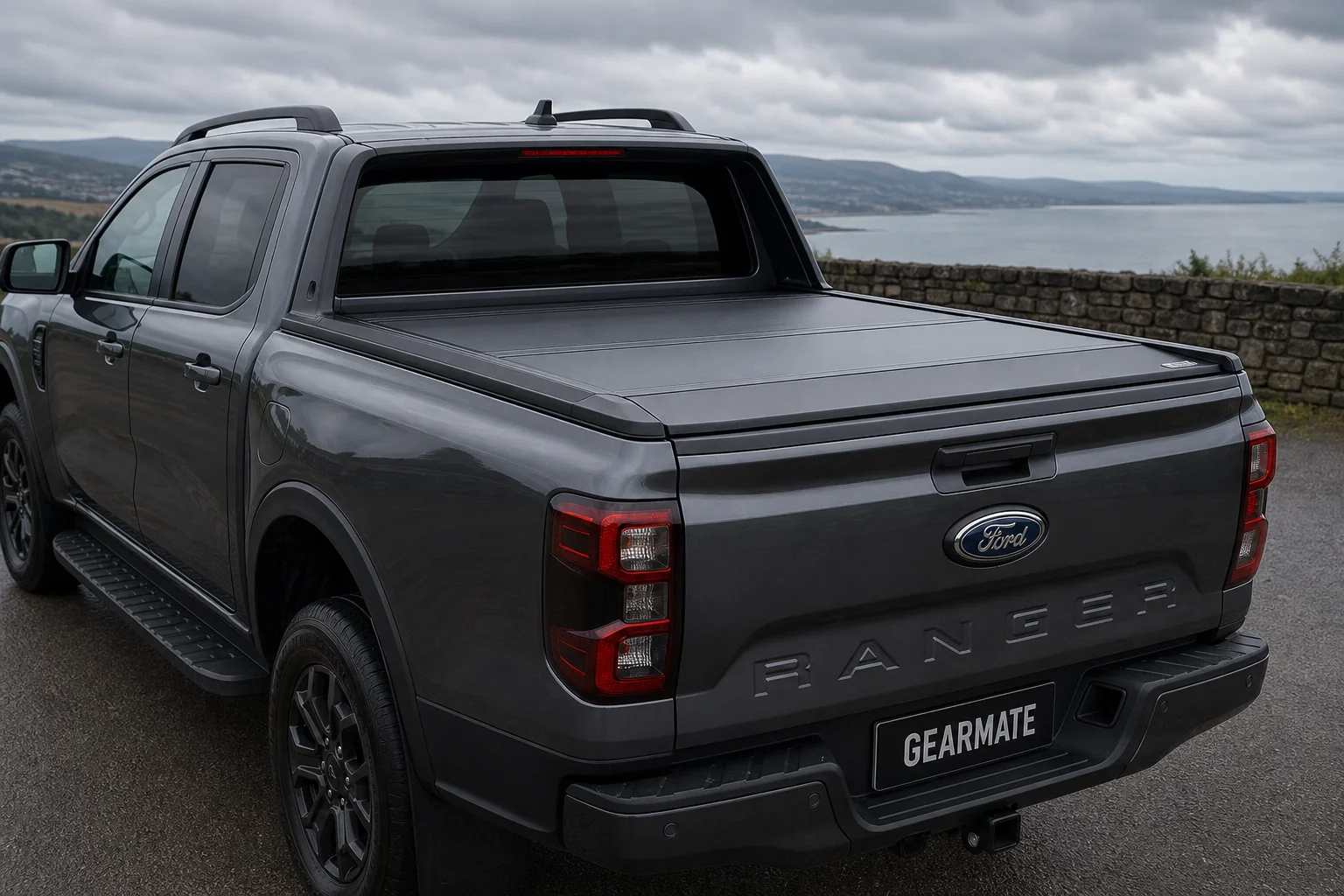 Hard tri-fold cover for Isuzu D-Max